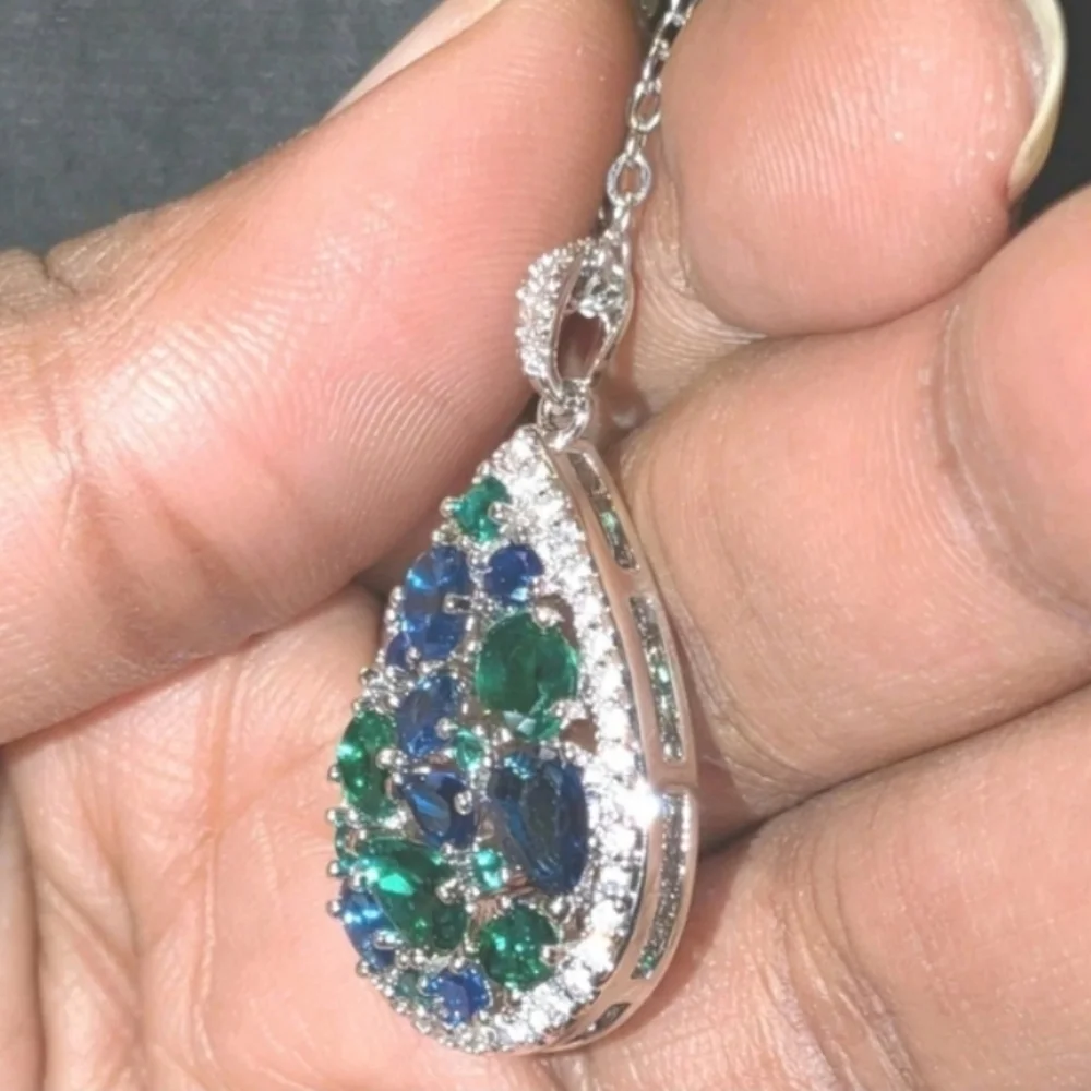 Elegant Silvery Pave Dazzling Green/blue Sapphire Pendant Teardrop Necklace 18